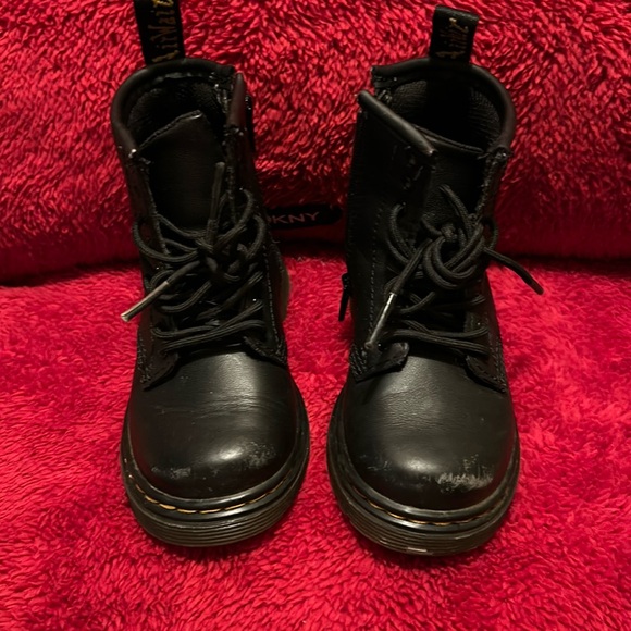 Dr Marten boots, side zipper🐼🐻‍❄️ - Picture 1 of 3